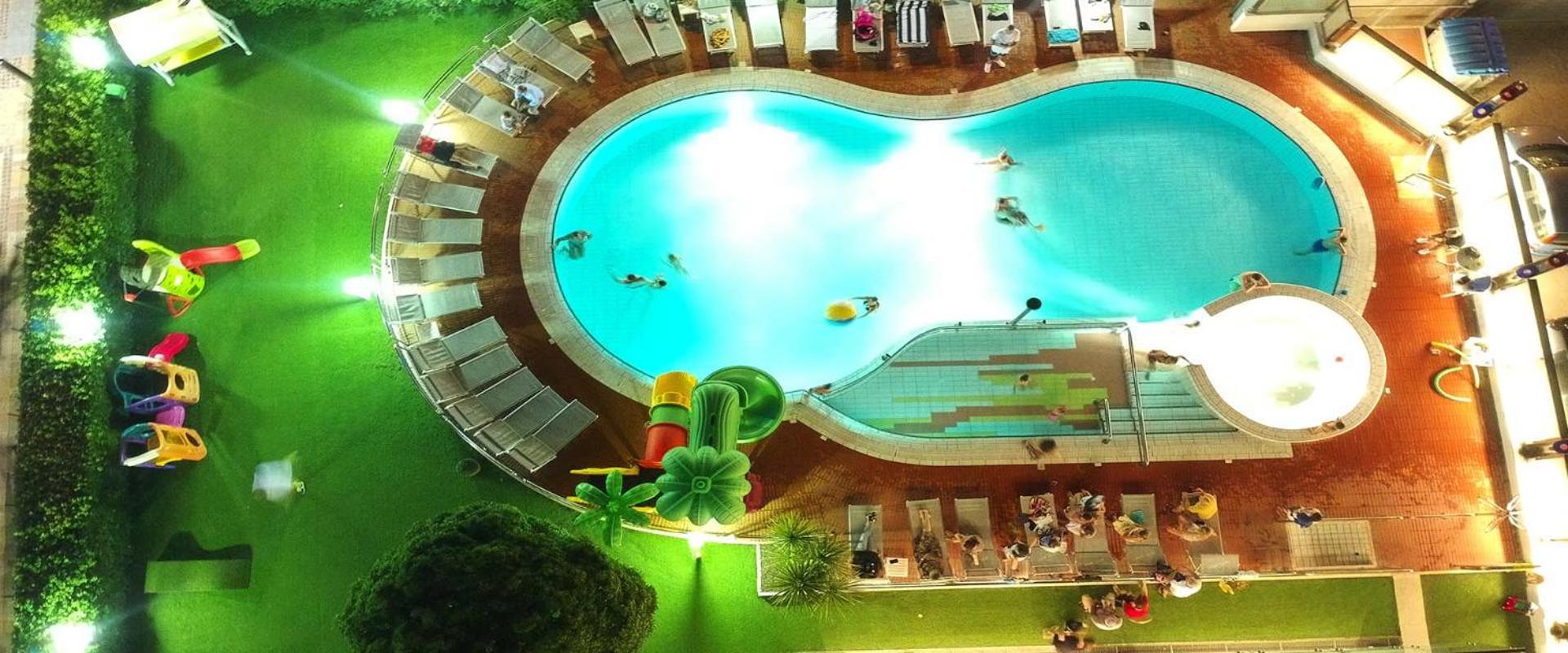 Hotel 2000 ריצ'יונה מראה חיצוני תמונה