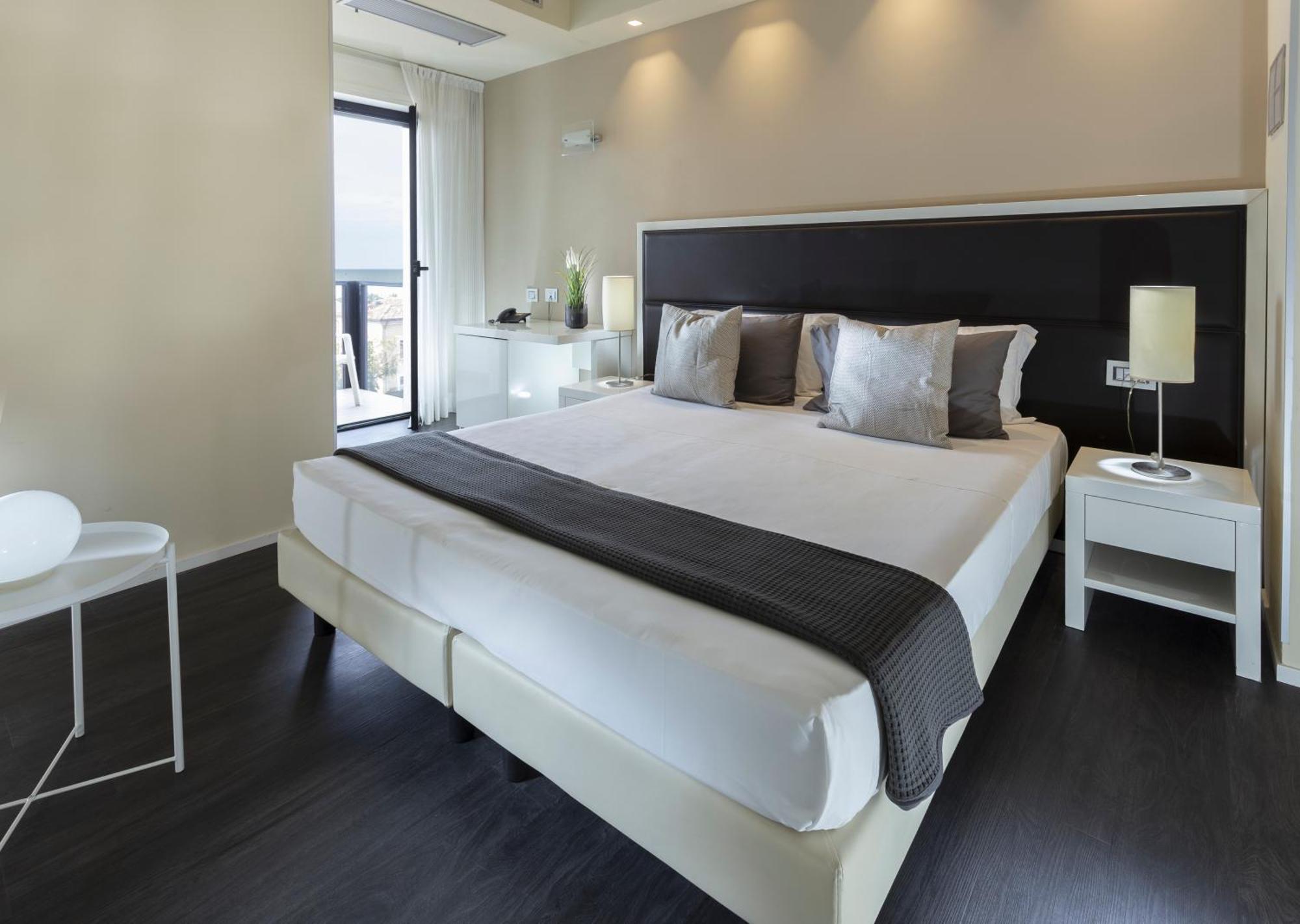 Hotel 2000 ריצ'יונה מראה חיצוני תמונה