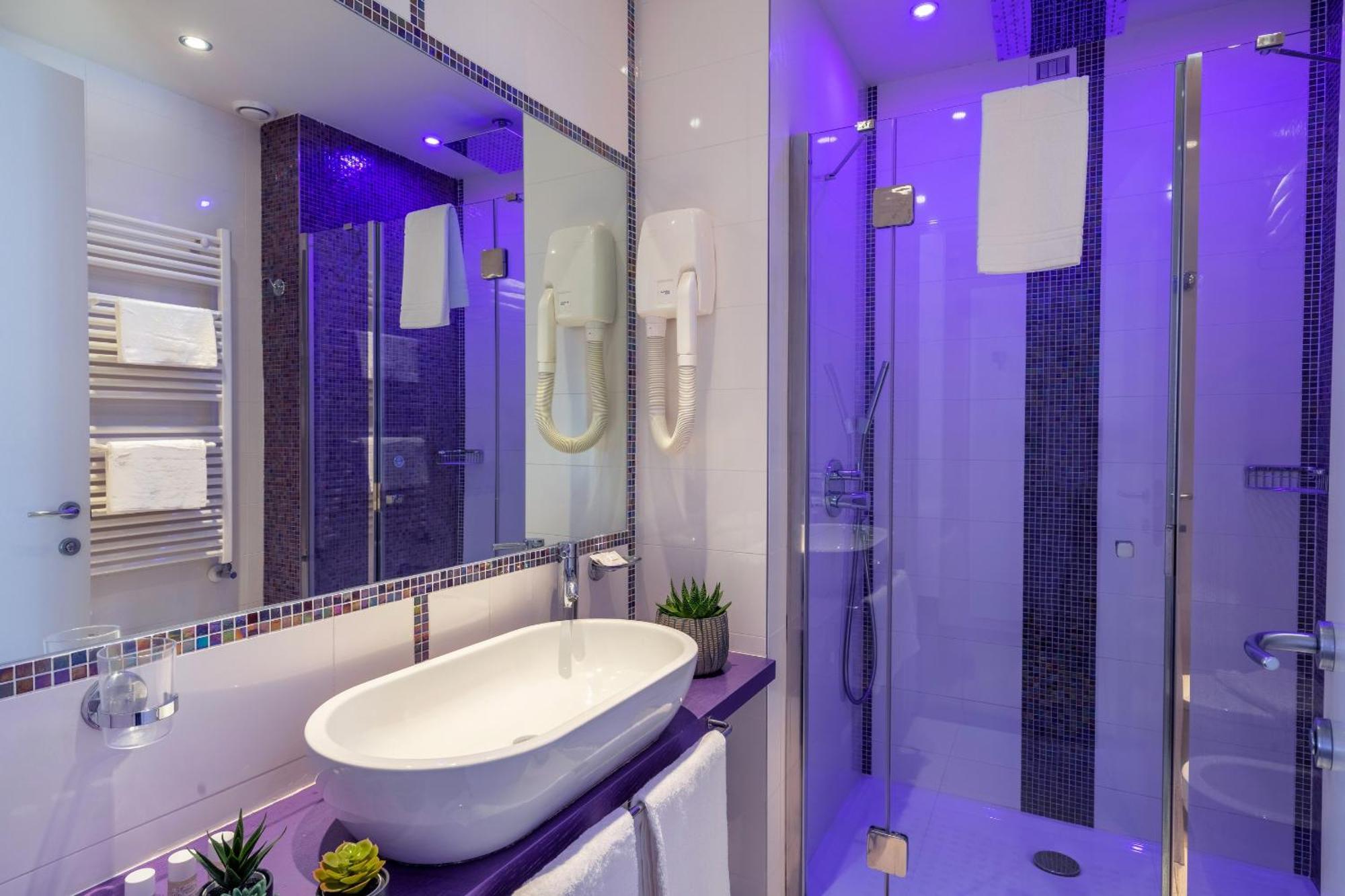 Hotel 2000 ריצ'יונה מראה חיצוני תמונה